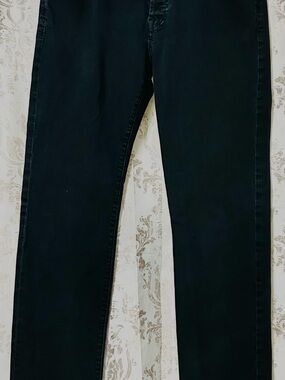 7 For All Mankind Black Skinny Jeans - Sleek Stretch Denim